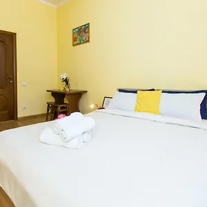 modern-apartment-in-central-lviv.hotelslviv.net/